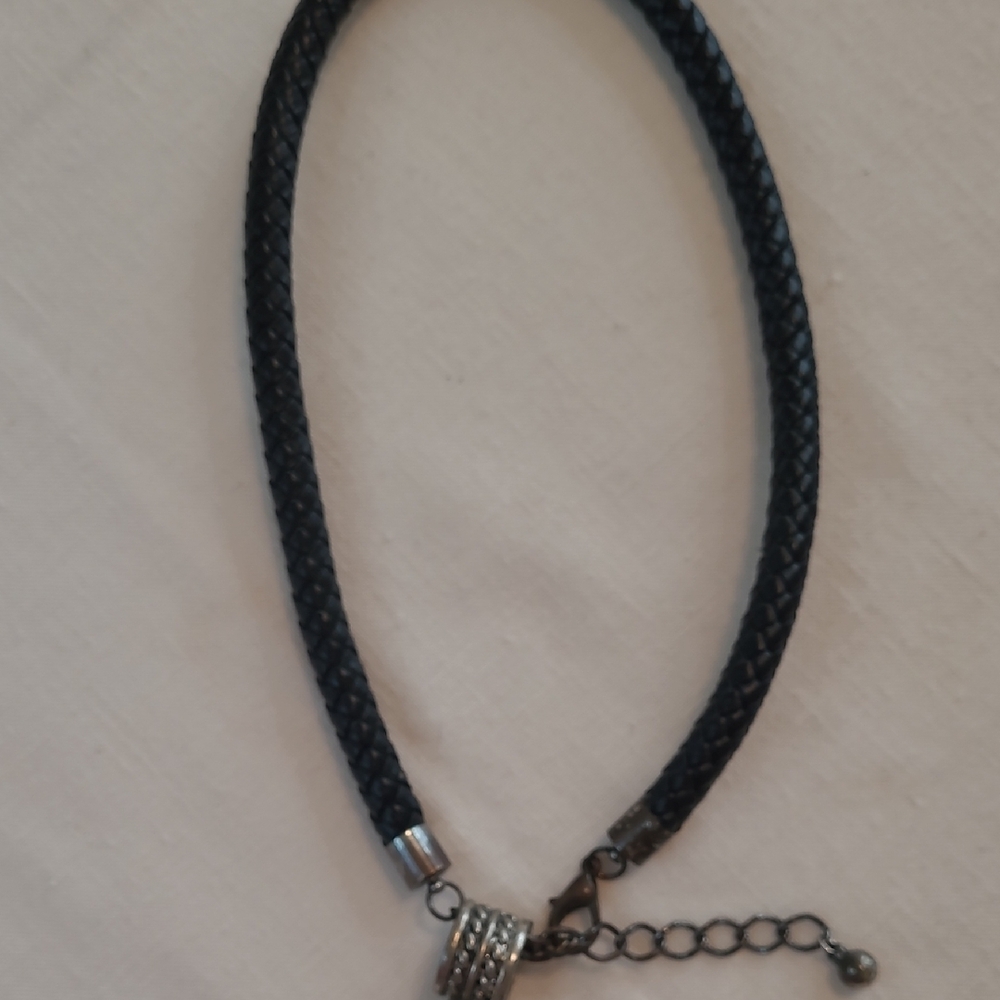 Chic Black and Orange Pendant Necklace - Picture 3 of 4